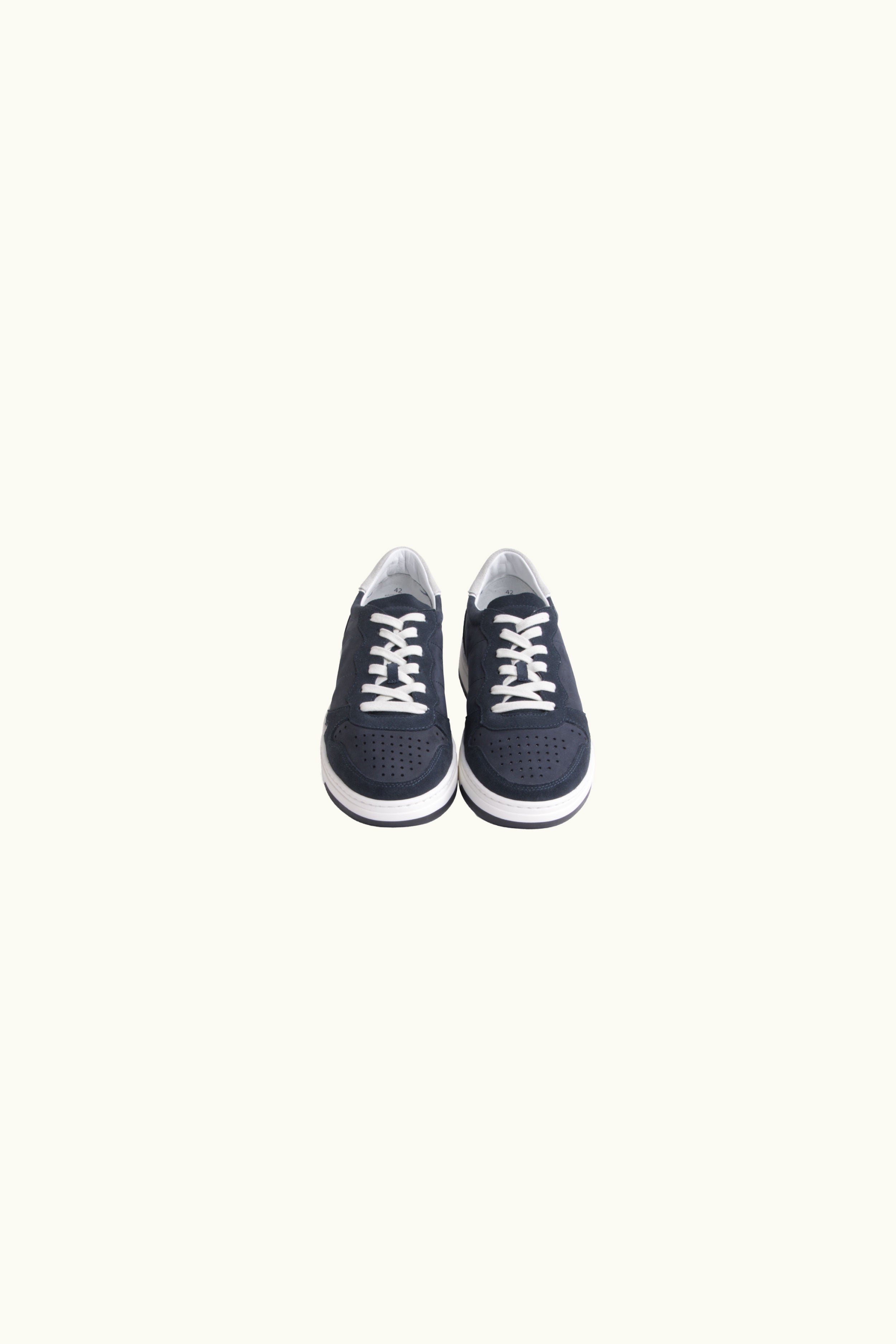Klein Sneaker