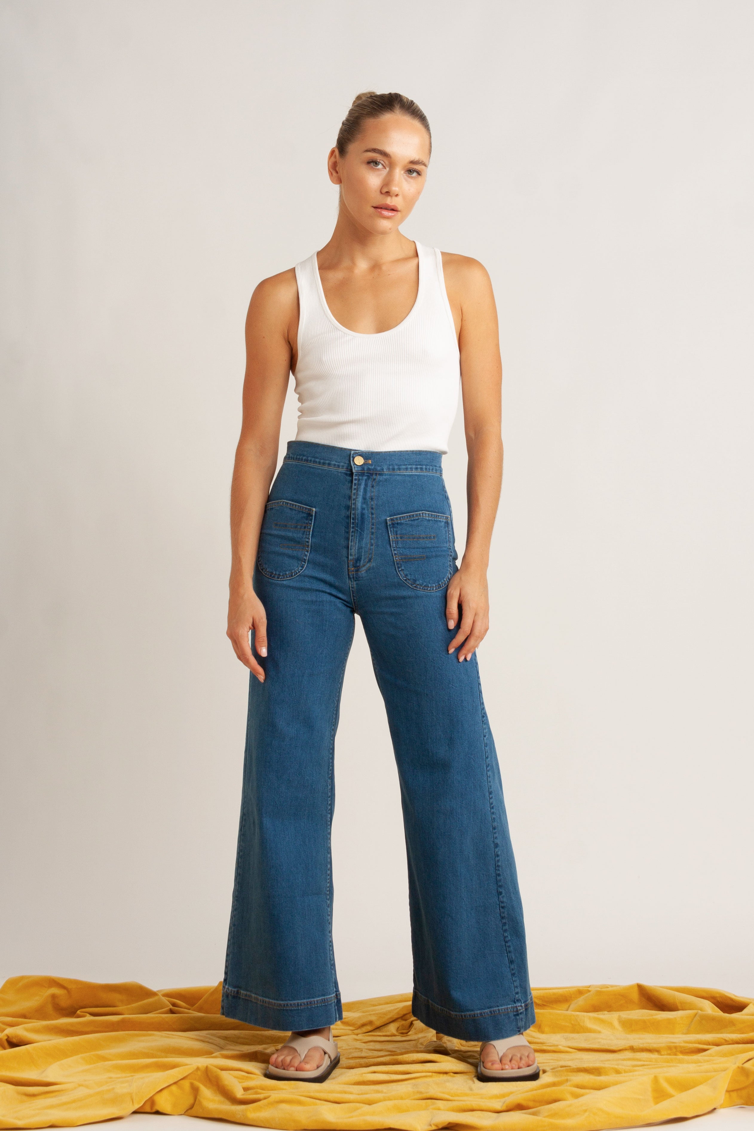 Ensemble - Clover Singlet, Raven Jean & Kindred Sandal