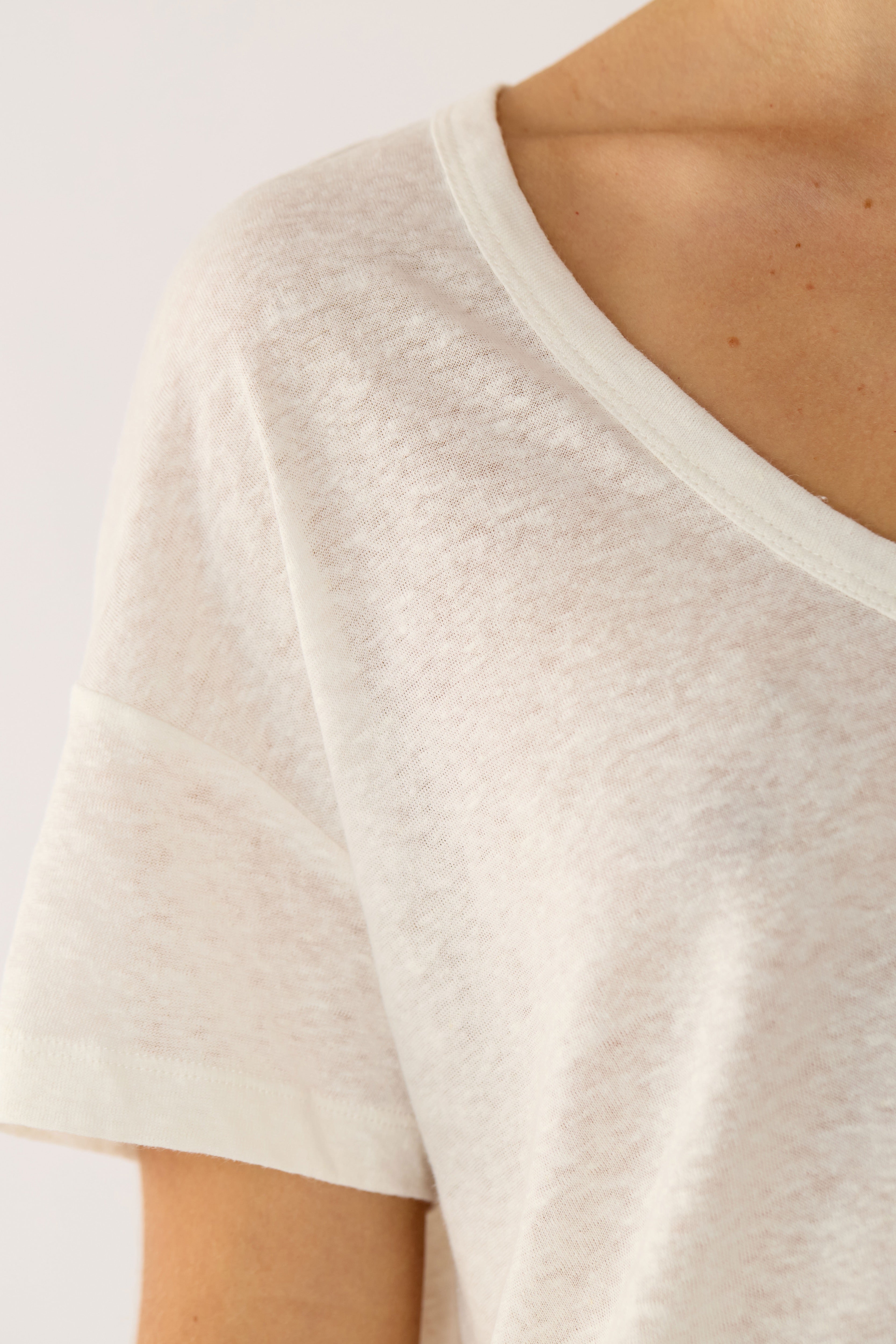 Sawyer V Neck Cotton-Linen T-Shirt