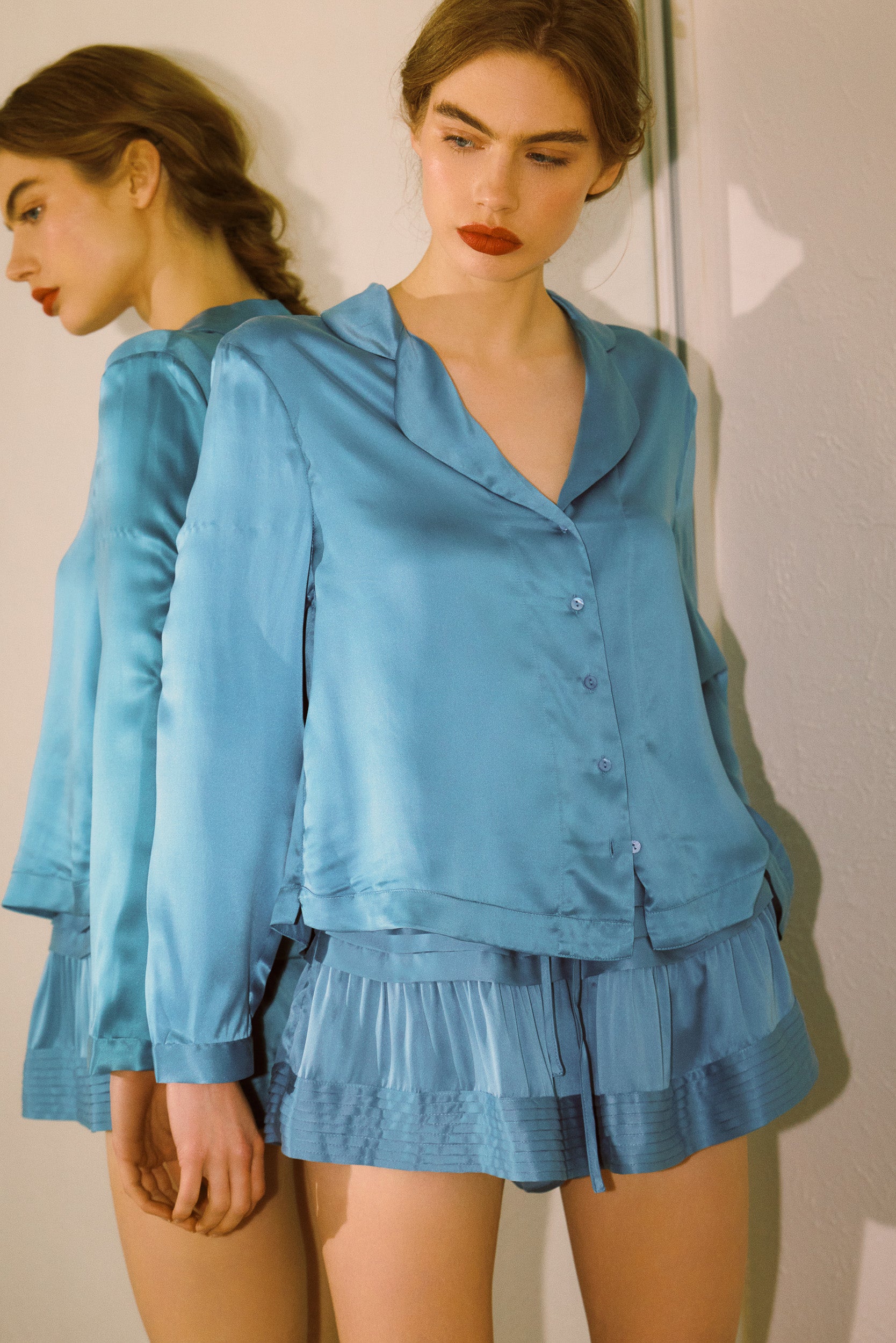 Essential Silk Short