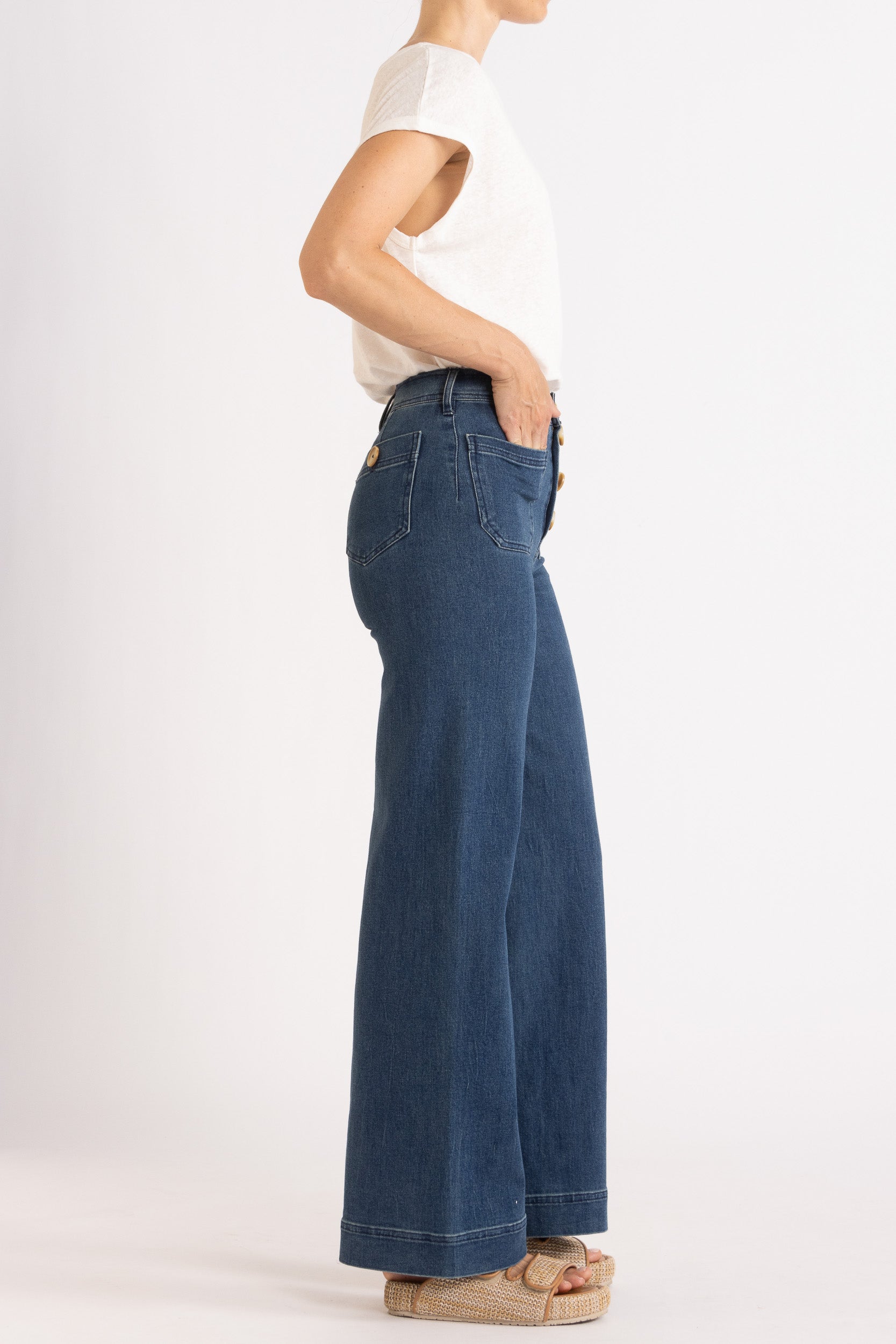 Sawyer Basic Cotton-Linen T-Shirt